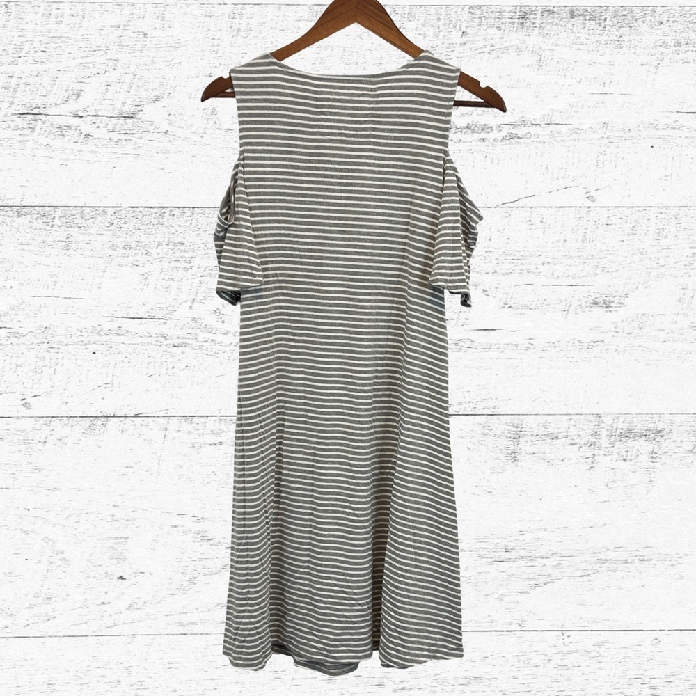 bundle 3 or more
Cupio Gray and White Striped Mini Dress - Picture 2 of 4